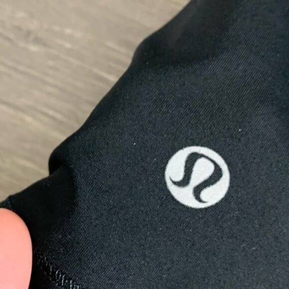 Lululemon Run Stuff Your Bra Tank Top Black Criss Cross back Size 2 - Picture 7 of 10